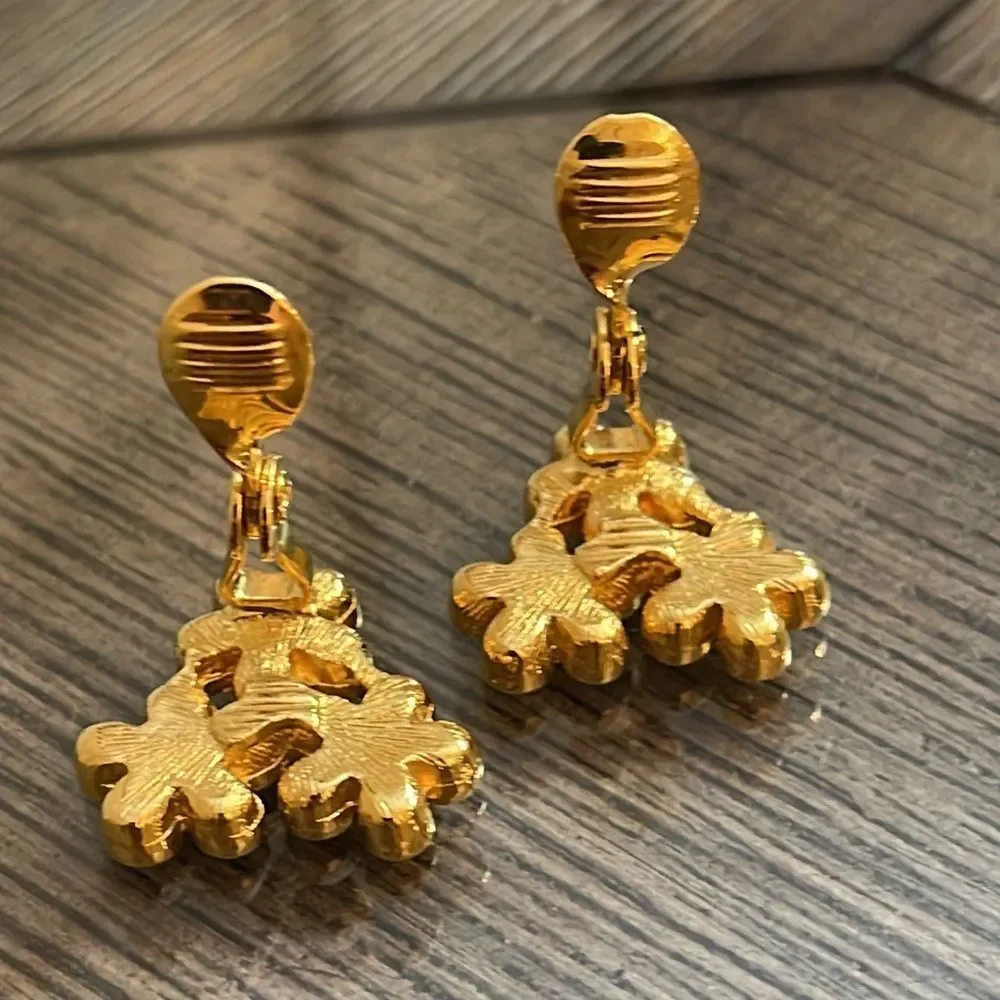 Vintage Monet Pink Cluster Rhinestone Clip Earring - Gold-tone